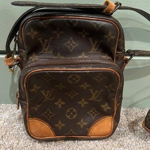 Vintage Louis Vuitton crossbody.